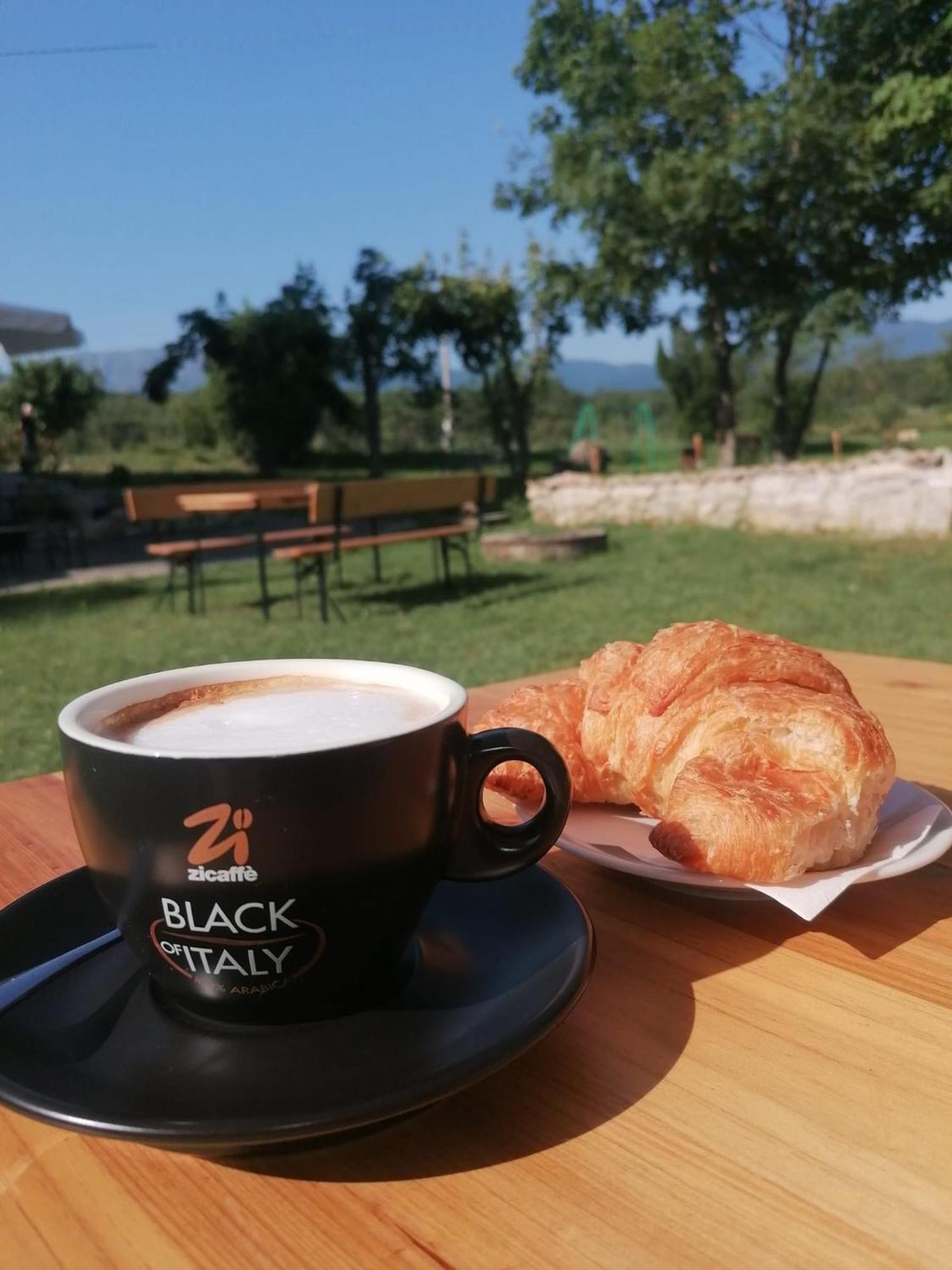 Bed&Breakfast La Ginestra Abbateggio Luaran gambar